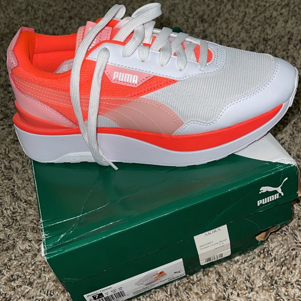 Womens Puma Tennis Shoe